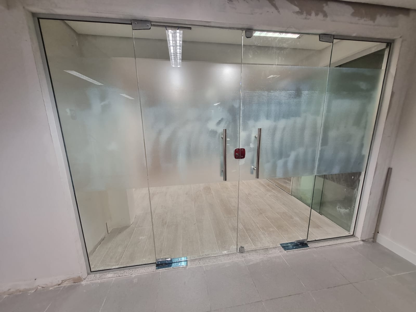 Porta alto padrão até o teto Belo Horizonte